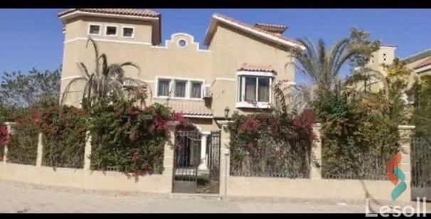 فيلا للبيع بمساحة 964 متر و 4 غرف في  مدينة الشروق القاهرة