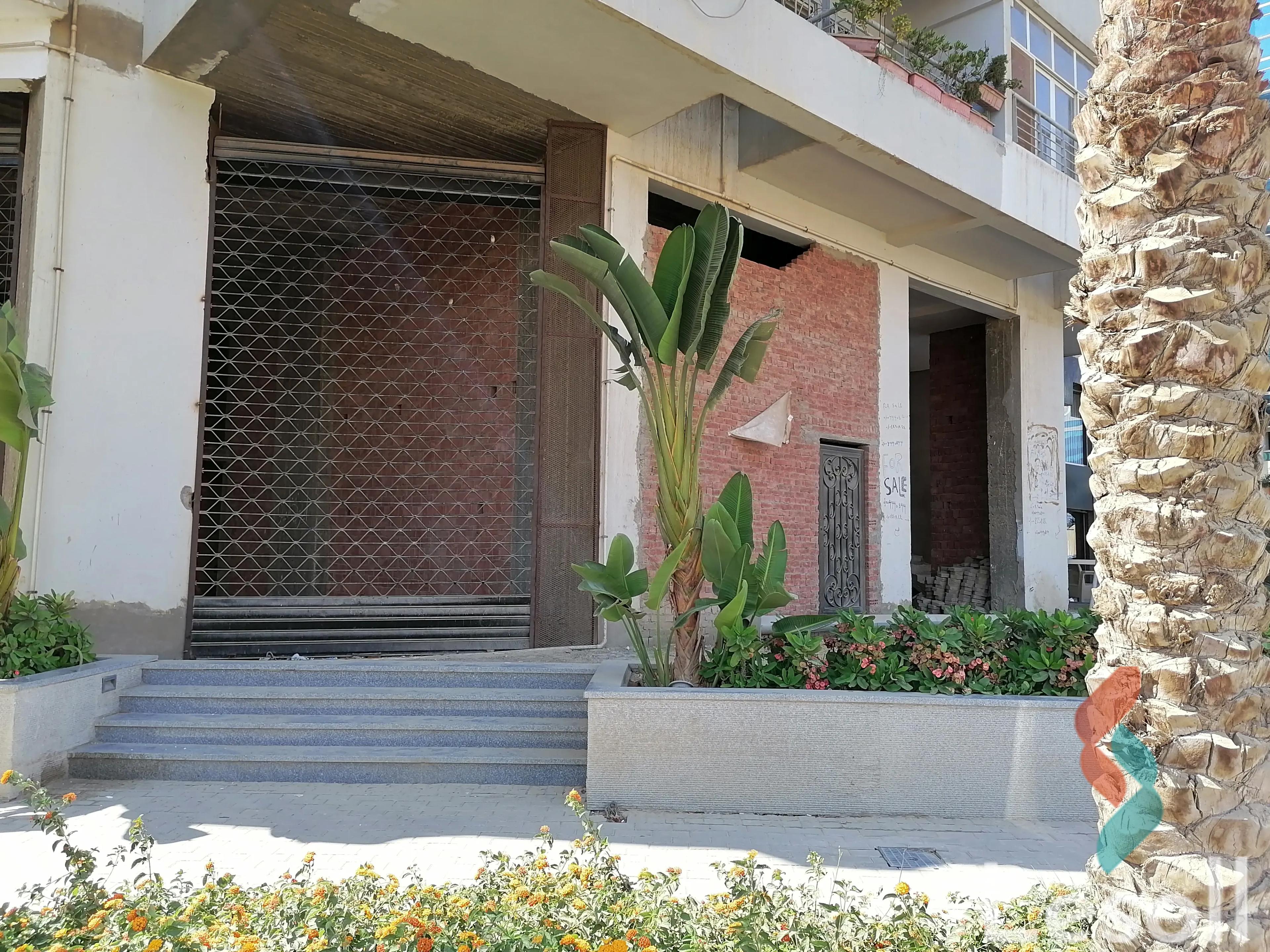 Retail for monthly rent with an area 83 meters in Katameya Cairo 