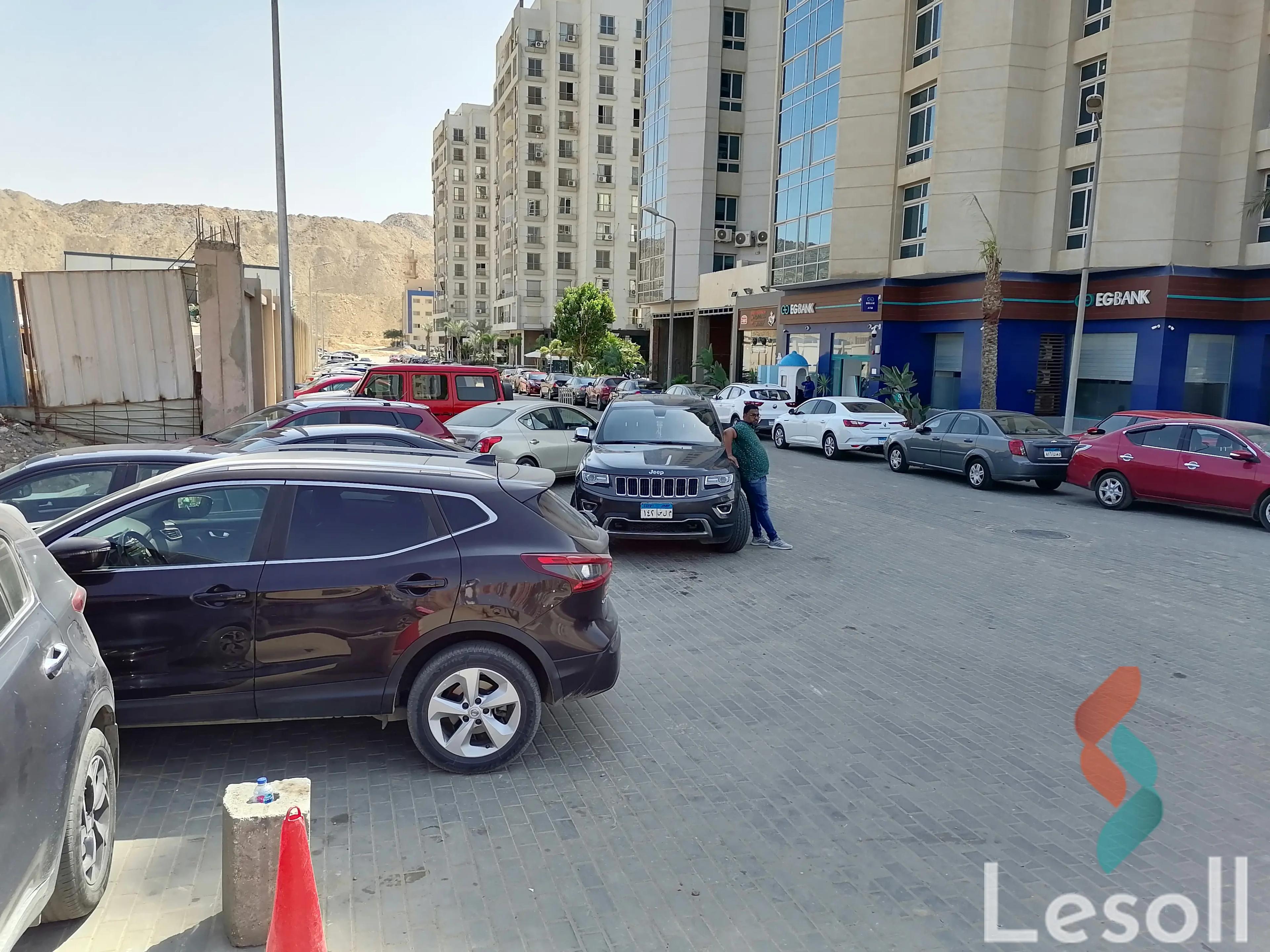 Retail for monthly rent with an area 83 meters in Katameya Cairo 