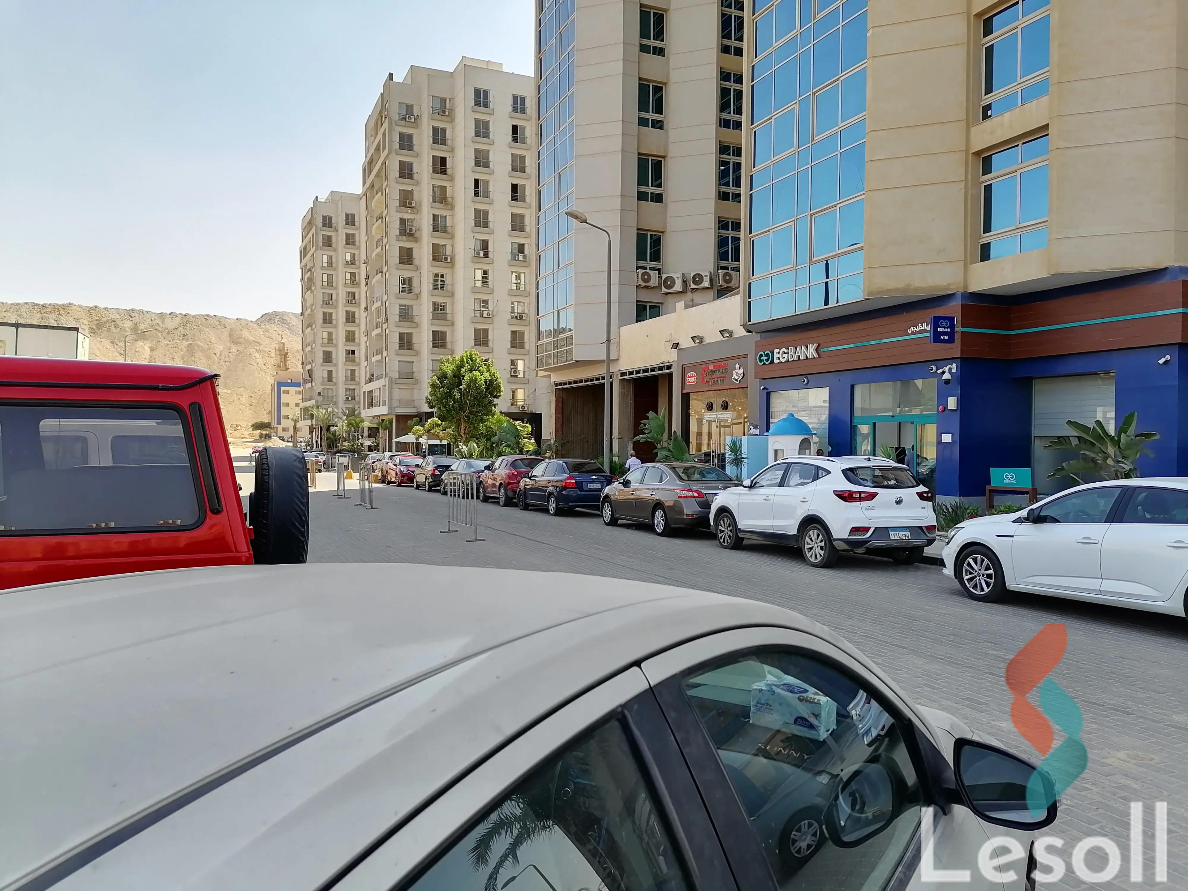 Retail for monthly rent with an area 83 meters in Katameya Cairo 