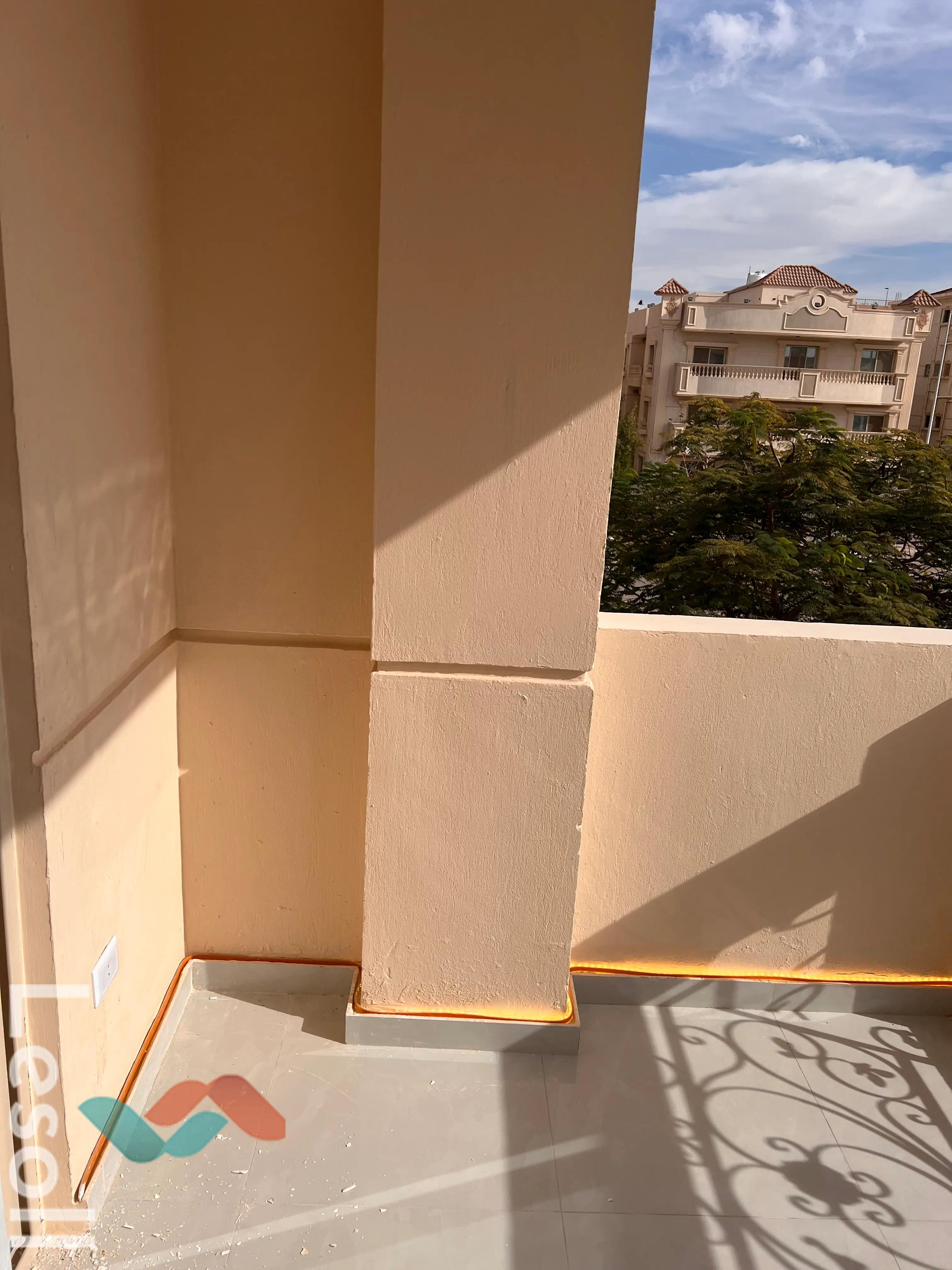 Apartment for yearly rent with an area 200 meters and 3 rooms in New Cairo Cairo  - Image 4