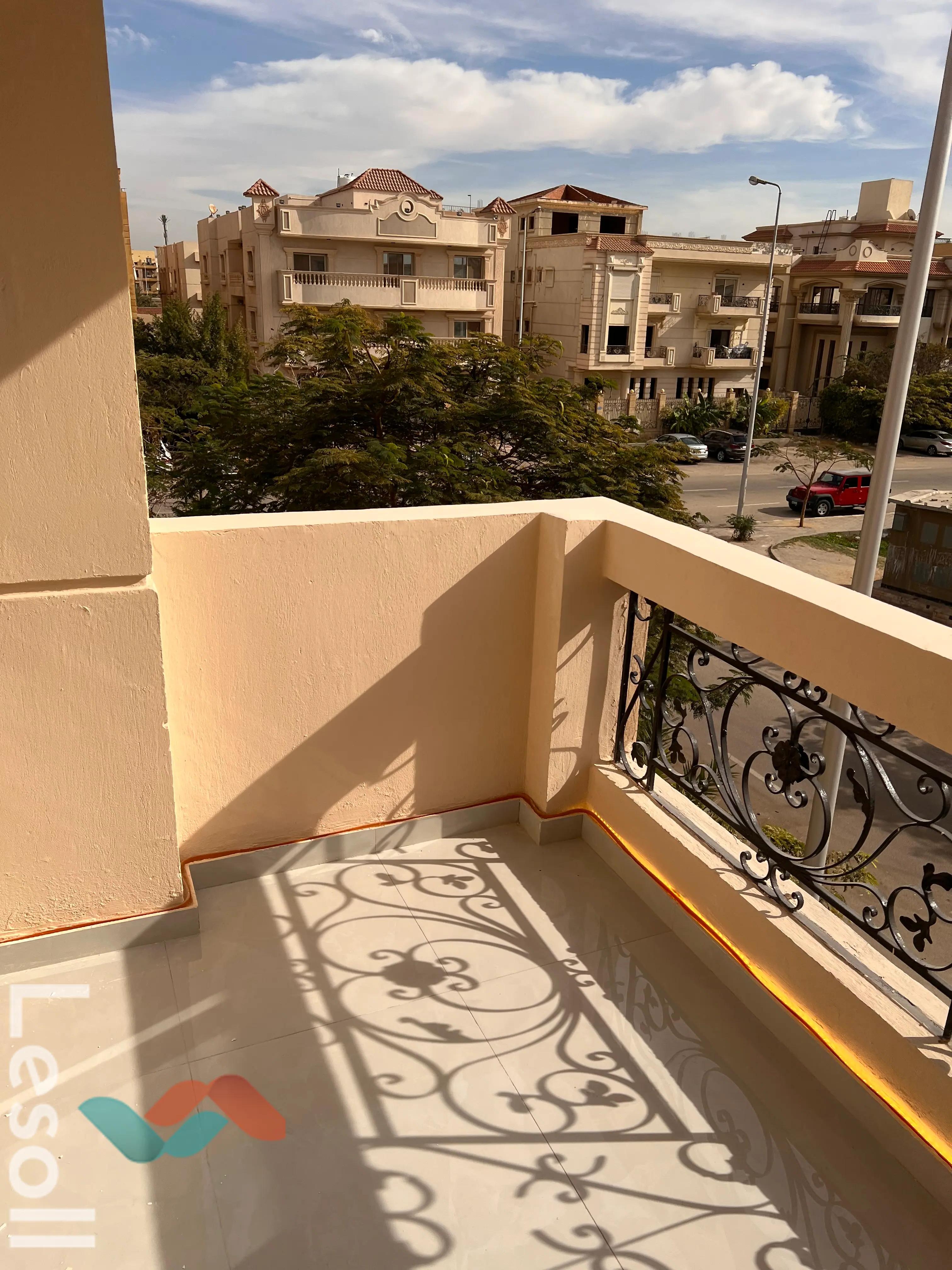 Apartment for yearly rent with an area 200 meters and 3 rooms in New Cairo Cairo  - Image 3