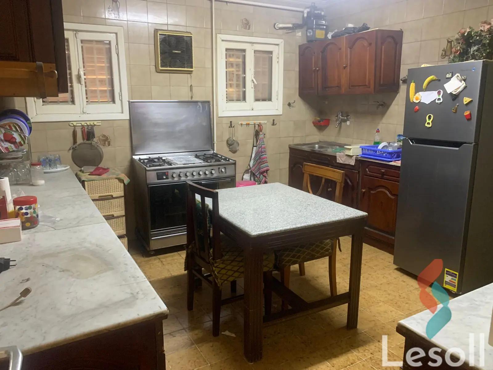 شقة للبيع بمساحة 220 متر و 3 غرف في  الدقى الجيزة