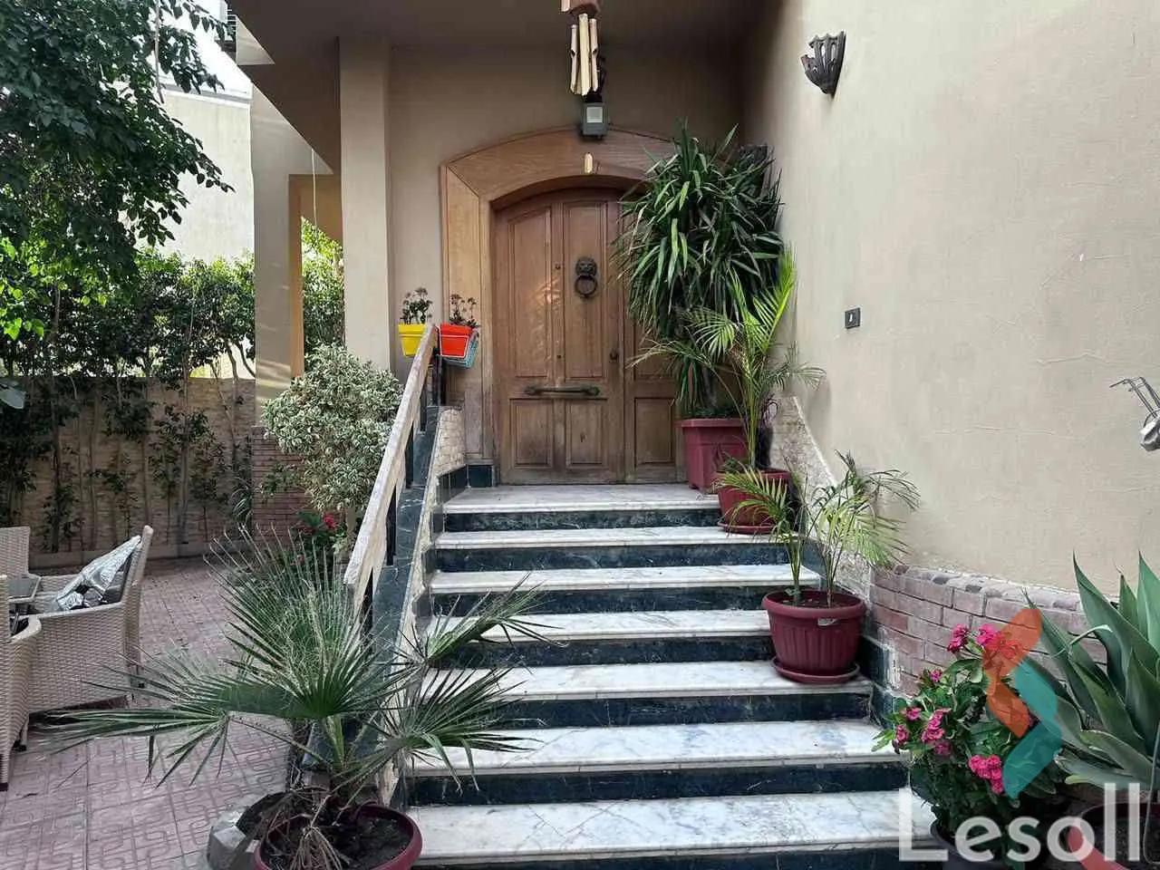 فيلا للبيع بمساحة 450 متر و 5 غرف في  مدينة الشروق القاهرة