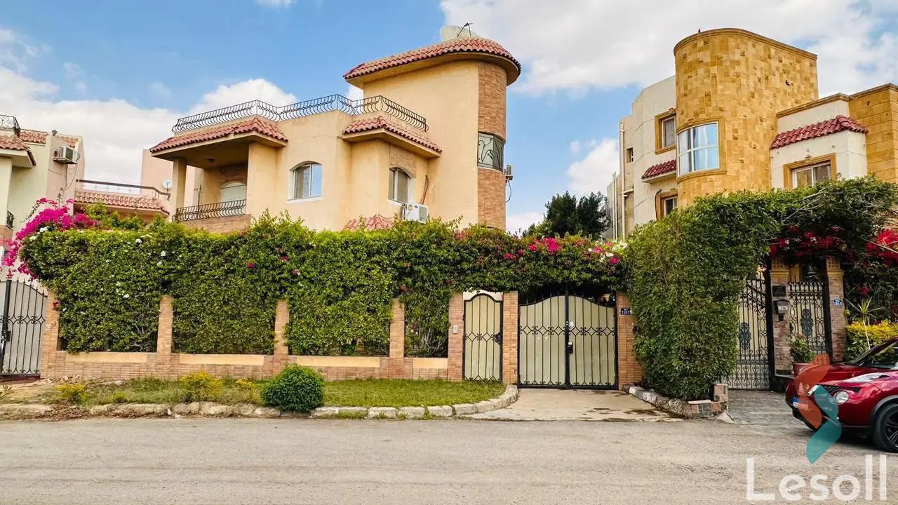 فيلا للبيع بمساحة 450 متر و 5 غرف في  مدينة الشروق القاهرة