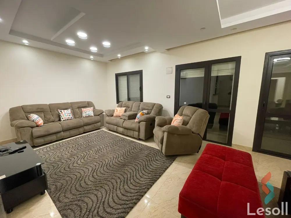 شقة للايجار الشهري بمساحة 200 متر و 3 غرف في الشيخ زايد الجيزة