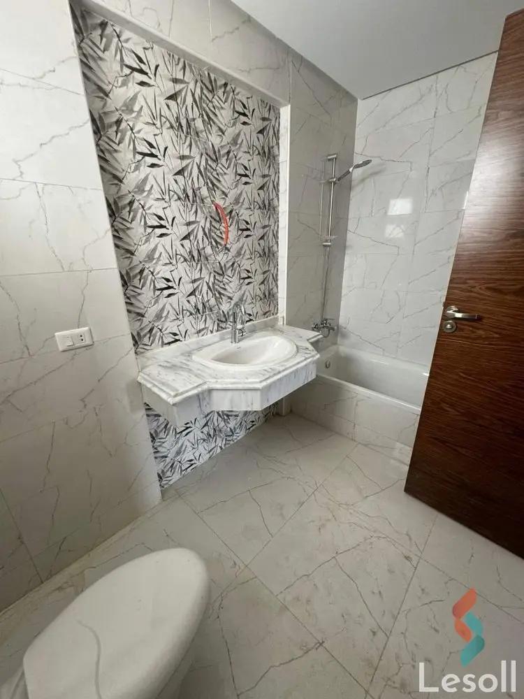 Apartment for sale with an data.area 280 meters and 4 data.rooms in  Cheikh Zayed Giza  - Image 2