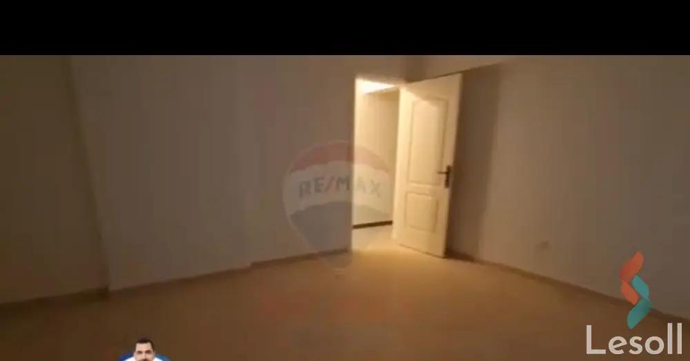 شقة للبيع بمساحة 165 متر و 3 غرف في محطة الرمل الاسكندرية