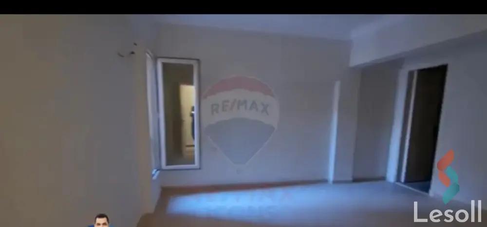 شقة للبيع بمساحة 165 متر و 3 غرف في محطة الرمل الاسكندرية