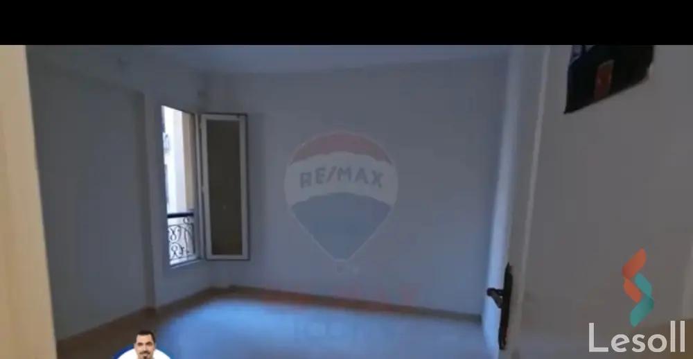 شقة للبيع بمساحة 165 متر و 3 غرف في محطة الرمل الاسكندرية