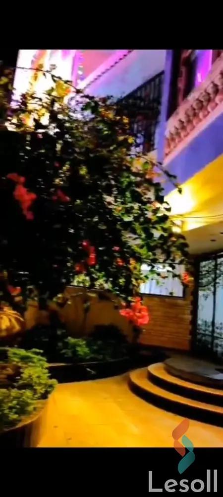 فيلا للبيع بمساحة 700 متر و 4 غرف في المقطم القاهرة