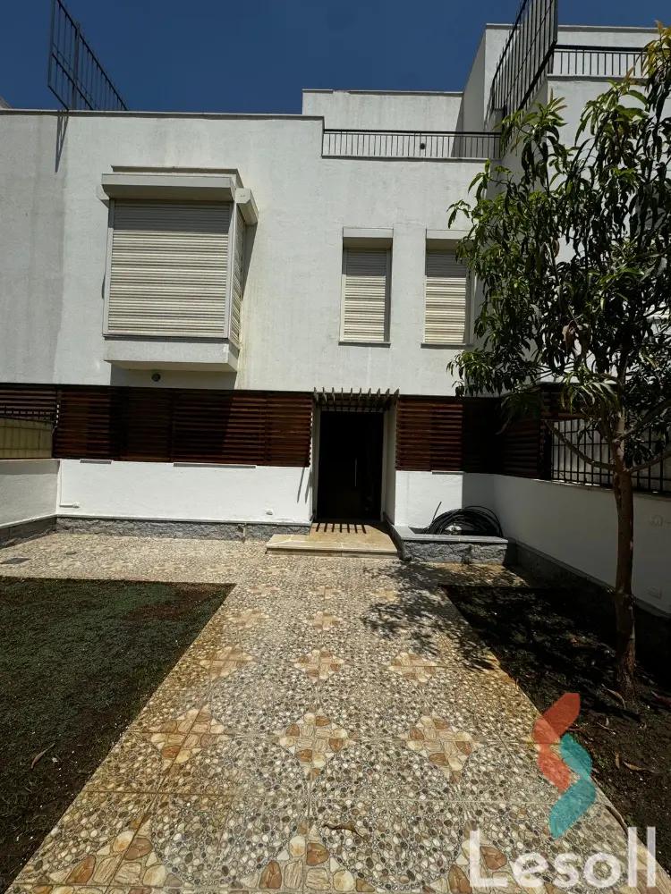 تاون هاوس للايجار الشهري بمساحة 440 متر و 4 غرف في الشيخ زايد الجيزة