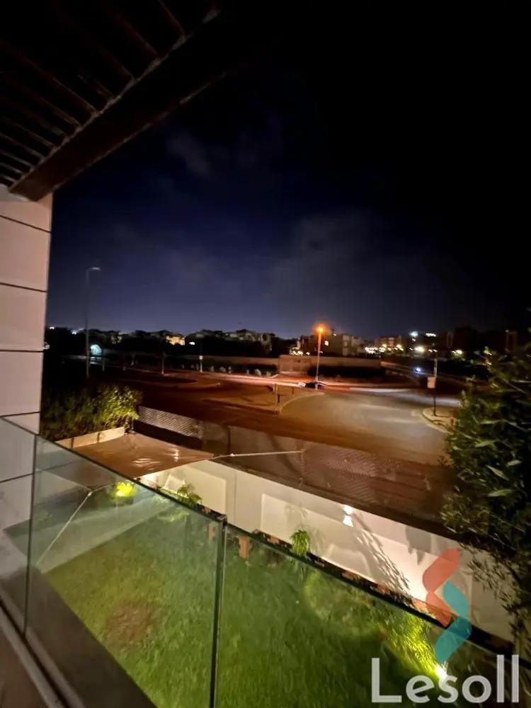 توين هاوس للايجار الشهري بمساحة 213 متر و 4 غرف في الشيخ زايد الجيزة