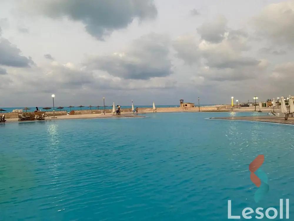 شقة بحديقة للبيع بمساحة 85 متر و غرفتان في العلمين مطروح