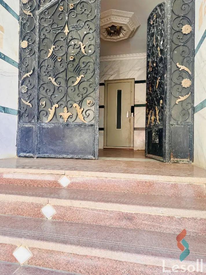 شقة بحديقة للبيع بمساحة 200 متر و 3 غرف في المقطم القاهرة