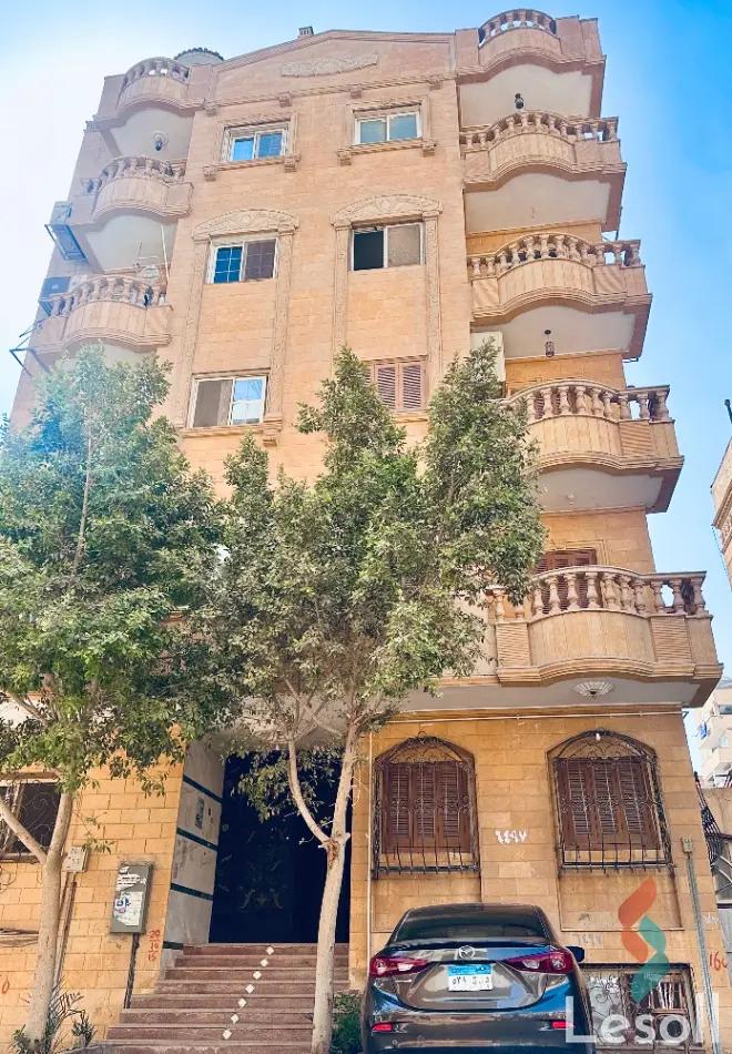 شقة بحديقة للبيع بمساحة 200 متر و 3 غرف في المقطم القاهرة