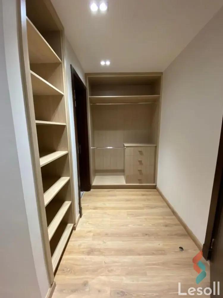 شقة للبيع بمساحة 260 متر و 4 غرف في التجمع الخامس القاهرة - صورة 4