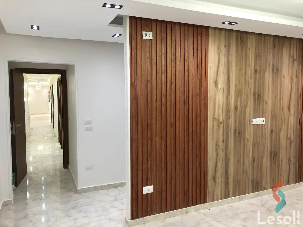 شقة للبيع بمساحة 230 متر و 3 غرف في العجوزة الجيزة