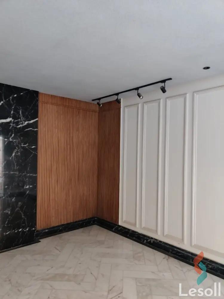 شقة للبيع بمساحة 280 متر و 4 غرف في المقطم القاهرة - صورة 2