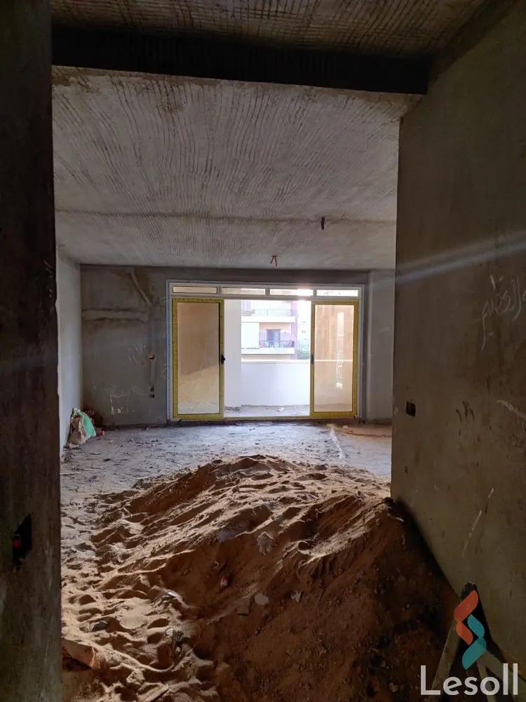 شقة للبيع بمساحة 280 متر و 4 غرف في المقطم القاهرة - صورة 4