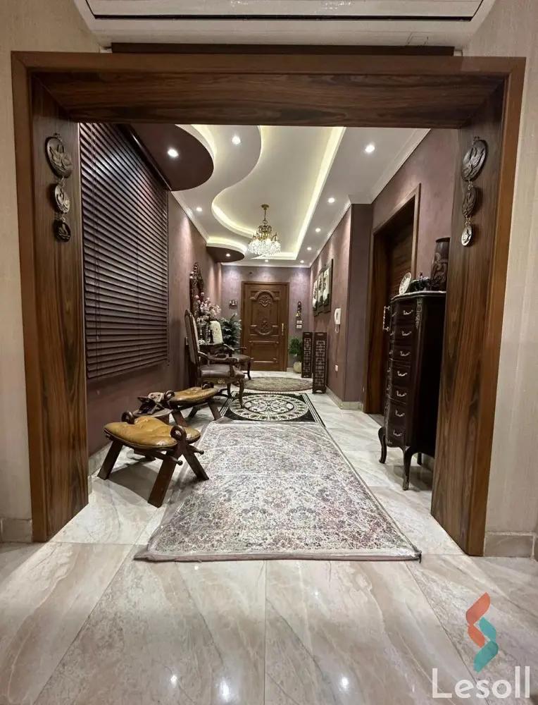 شقة للبيع بمساحة 290 متر و 3 غرف في مصر الجديدة القاهرة