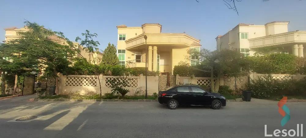 فيلا للبيع بمساحة 800 متر و 5 غرف في الشيخ زايد الجيزة