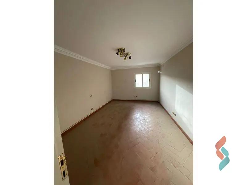 مكتب للايجار الشهري بمساحة 220 متر في الدقى الجيزة 