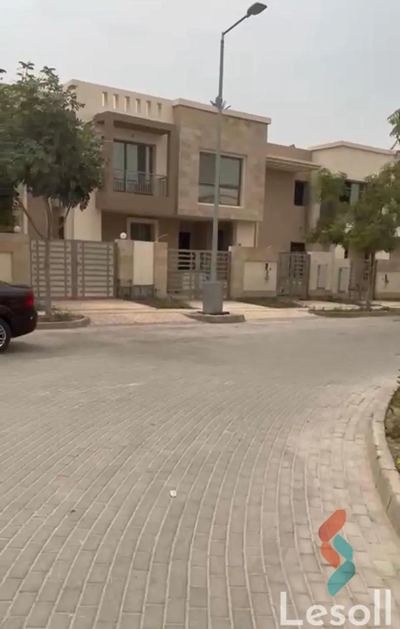 تاون هاوس للبيع بمساحة 240 متر و 4 غرف في  التجمع الخامس القاهرة