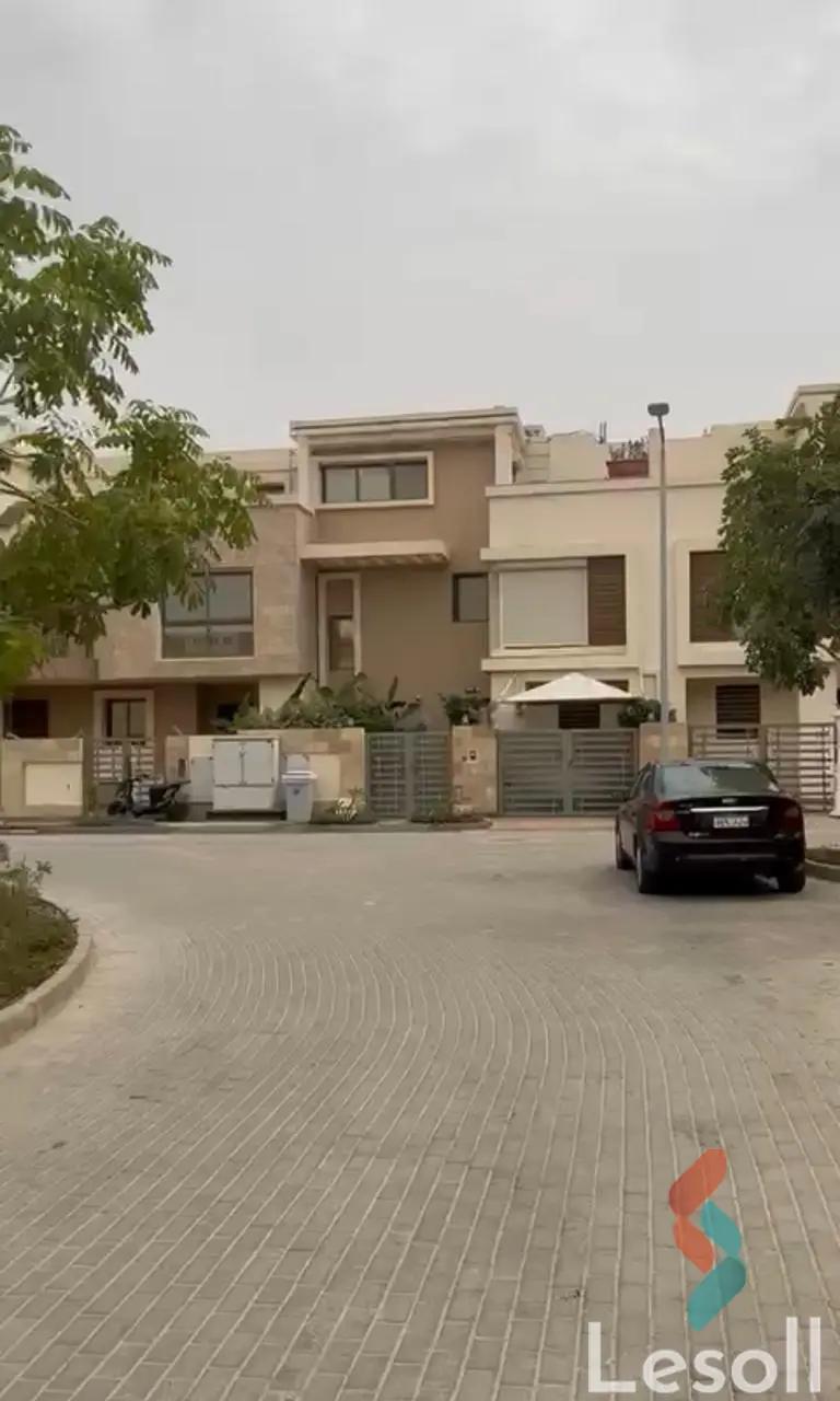 تاون هاوس للبيع بمساحة 240 متر و 4 غرف في  التجمع الخامس القاهرة