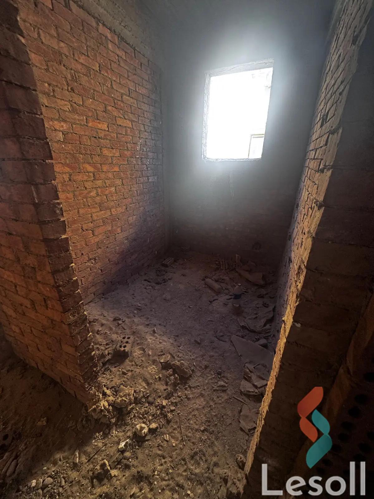 توين هاوس للبيع بمساحة 300 متر و 4 غرف في  مدينة الشروق القاهرة - كل الصور