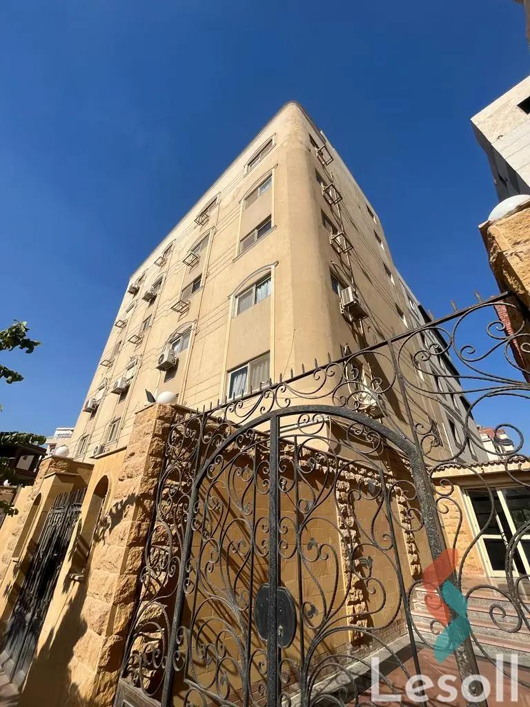 شقة للايجار الشهري بمساحة 200 متر و 3 غرف في المقطم القاهرة