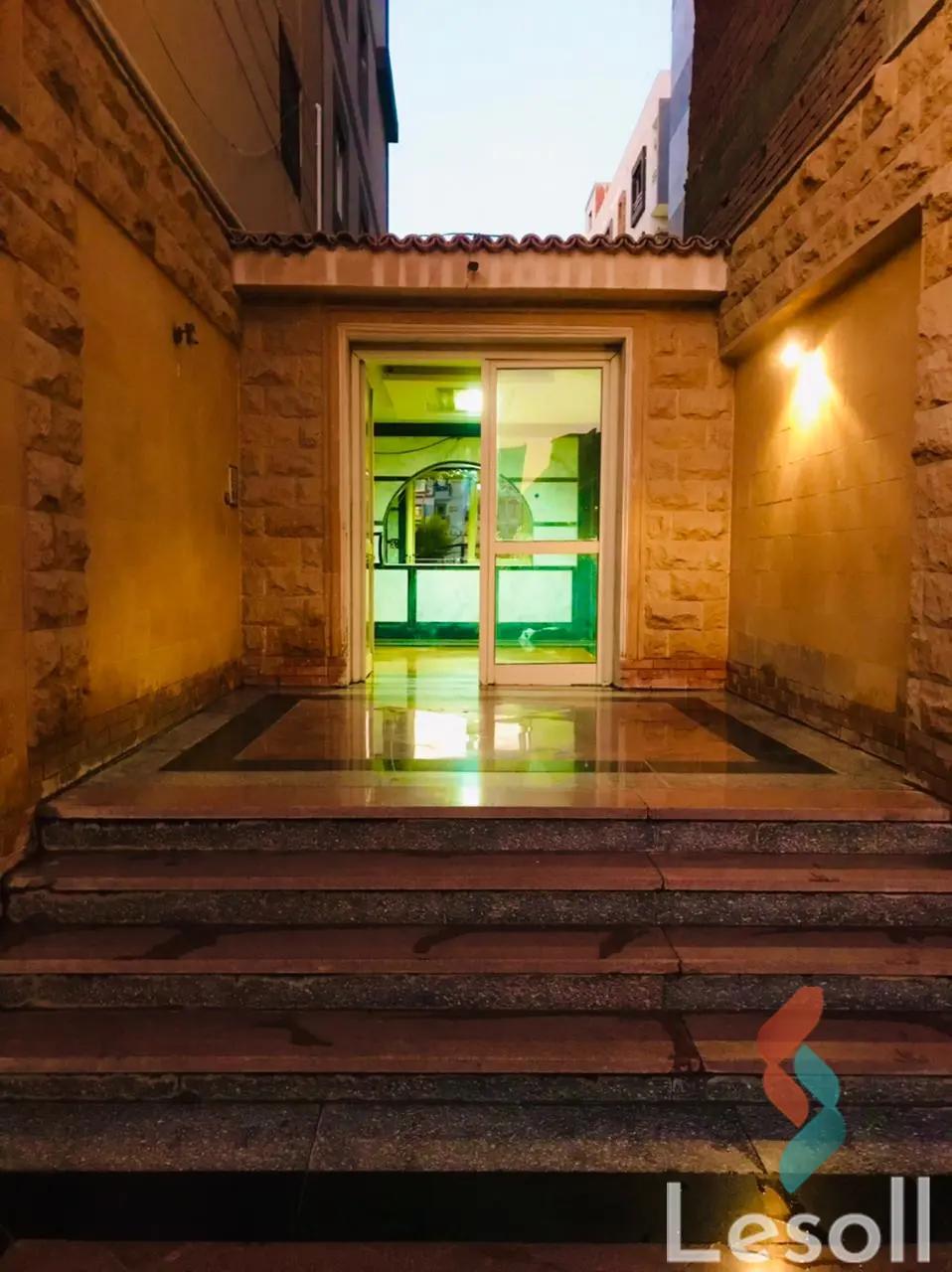 شقة للايجار الشهري بمساحة 200 متر و 3 غرف في المقطم القاهرة