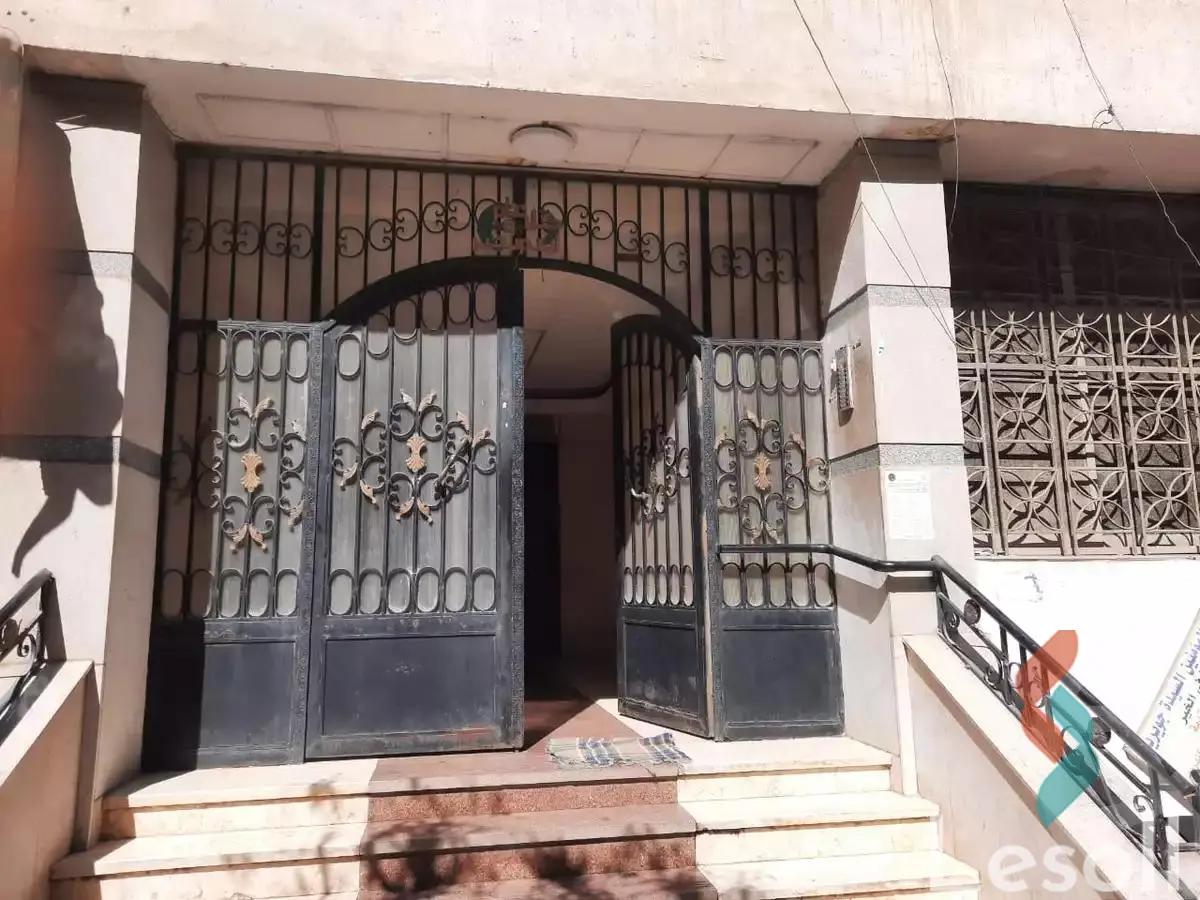 شقة للبيع بمساحة 208 متر و 4 غرف في  مصر الجديدة القاهرة - صورة 4