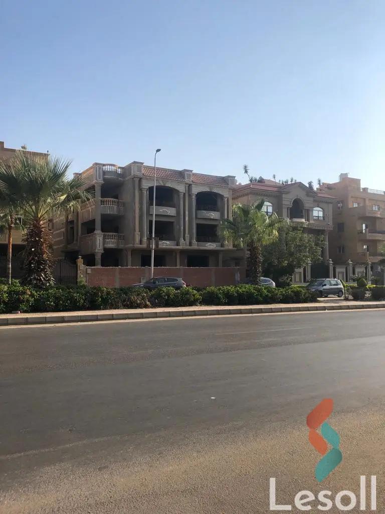  عمارة للبيع بمساحة 285 متر و 3 غرف في  التجمع الخامس القاهرة - صورة 2