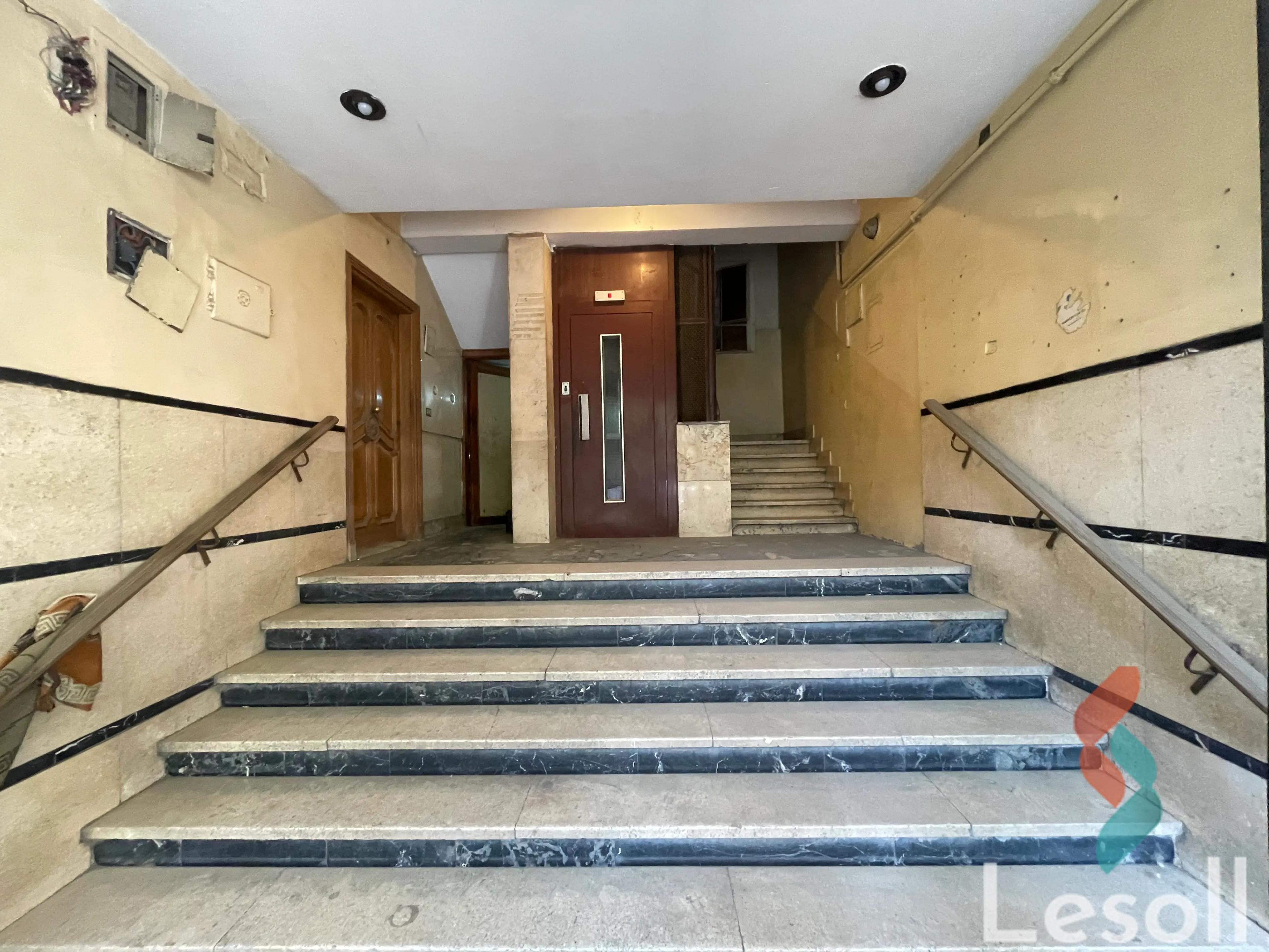 مبانى للبيع بمساحة 500 متر في المهندسين الجيزة 