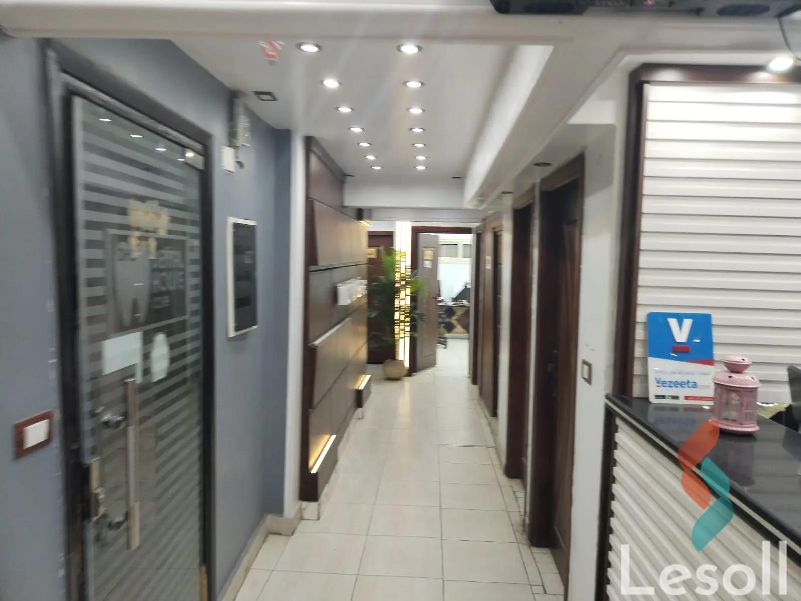 مكتب للايجار الشهري بمساحة 135 متر في ميامي الاسكندرية 