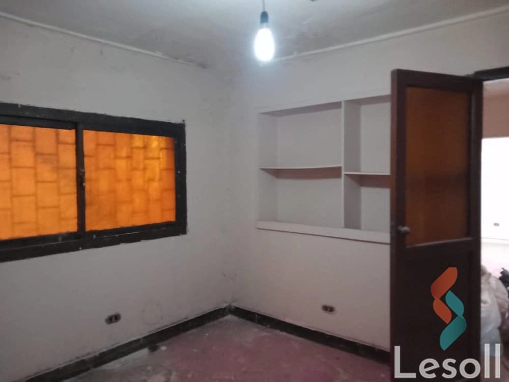 شقه دور ارضى اول شارع الجزائر بالمعادى الجديده تصلح سكن وادارى  - كل الصور