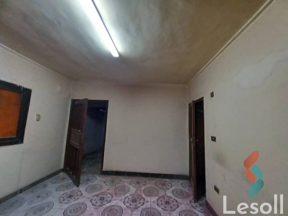 شقه دور ارضى اول شارع الجزائر بالمعادى الجديده تصلح سكن وادارى  - صورة 3