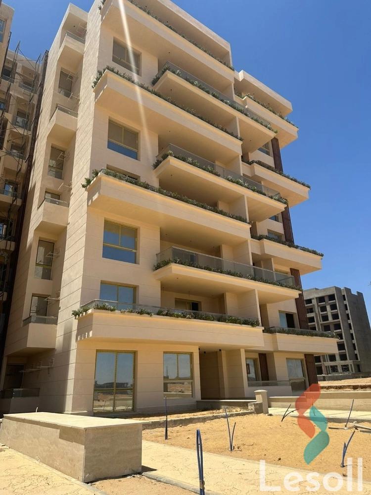 شقة للبيع بمساحة 82 متر و غرفتان في  الشيخ زايد الجيزة