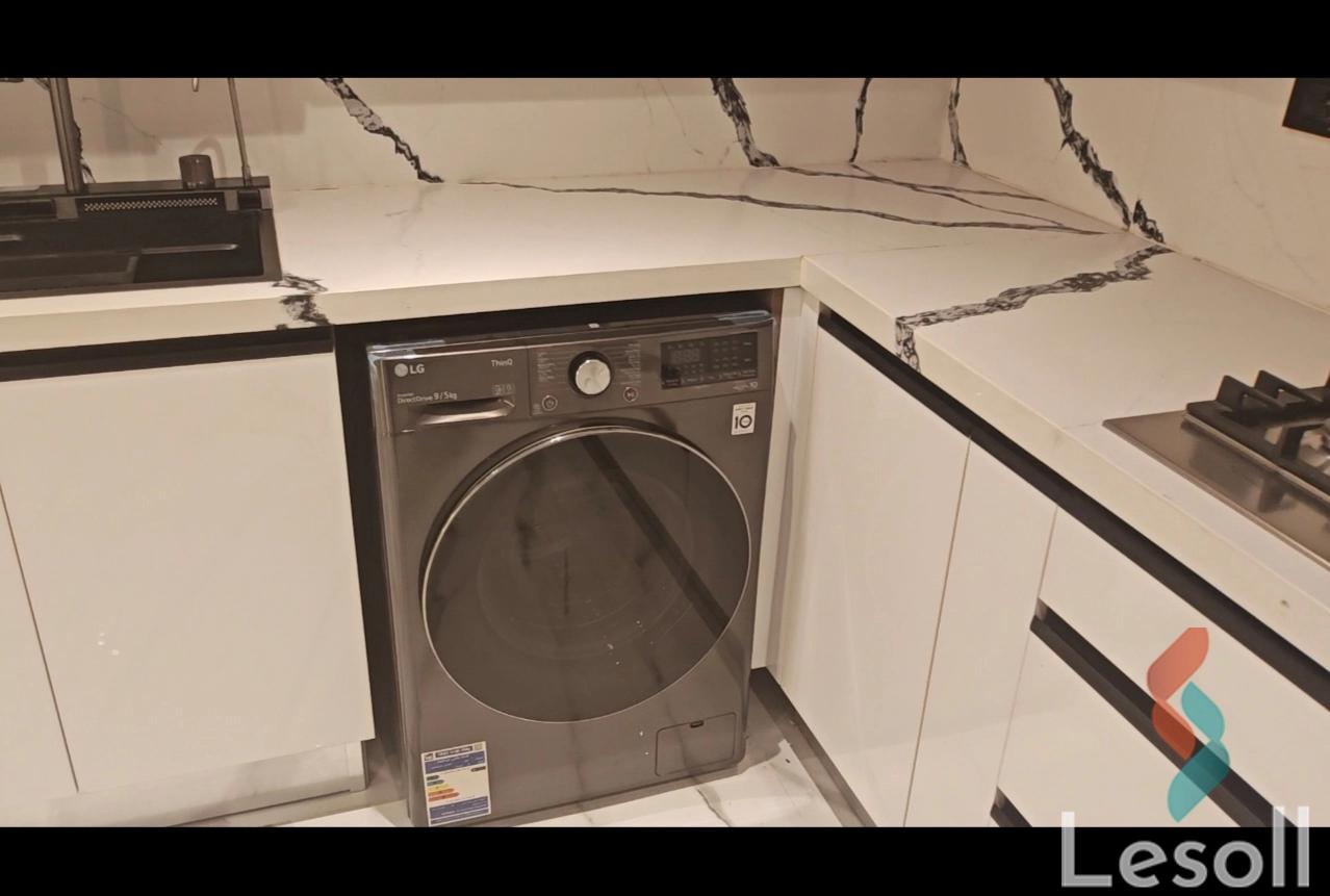 شقة للبيع بمساحة 215 متر و 3 غرف في  المهندسين الجيزة