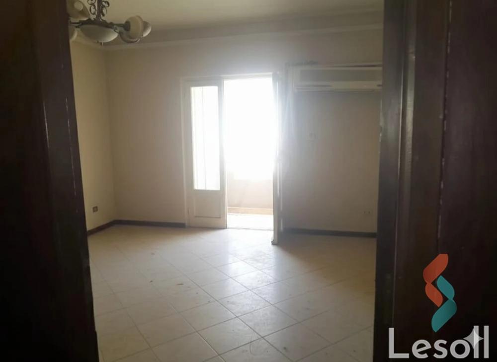 شقة للبيع بمساحة 185 متر و غرفتان في  عباسية القاهرة