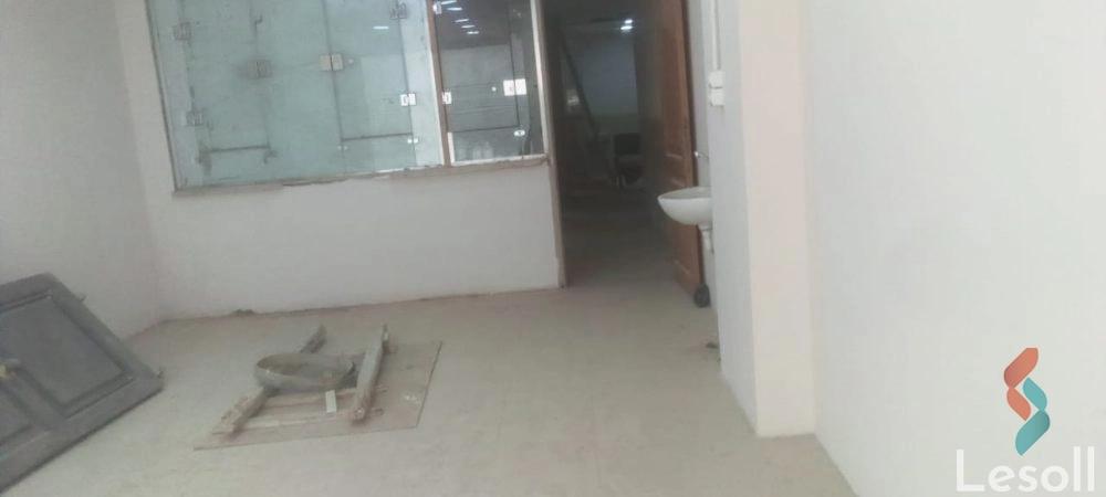 محل للبيع بمساحة 350 متر في القاهرة 