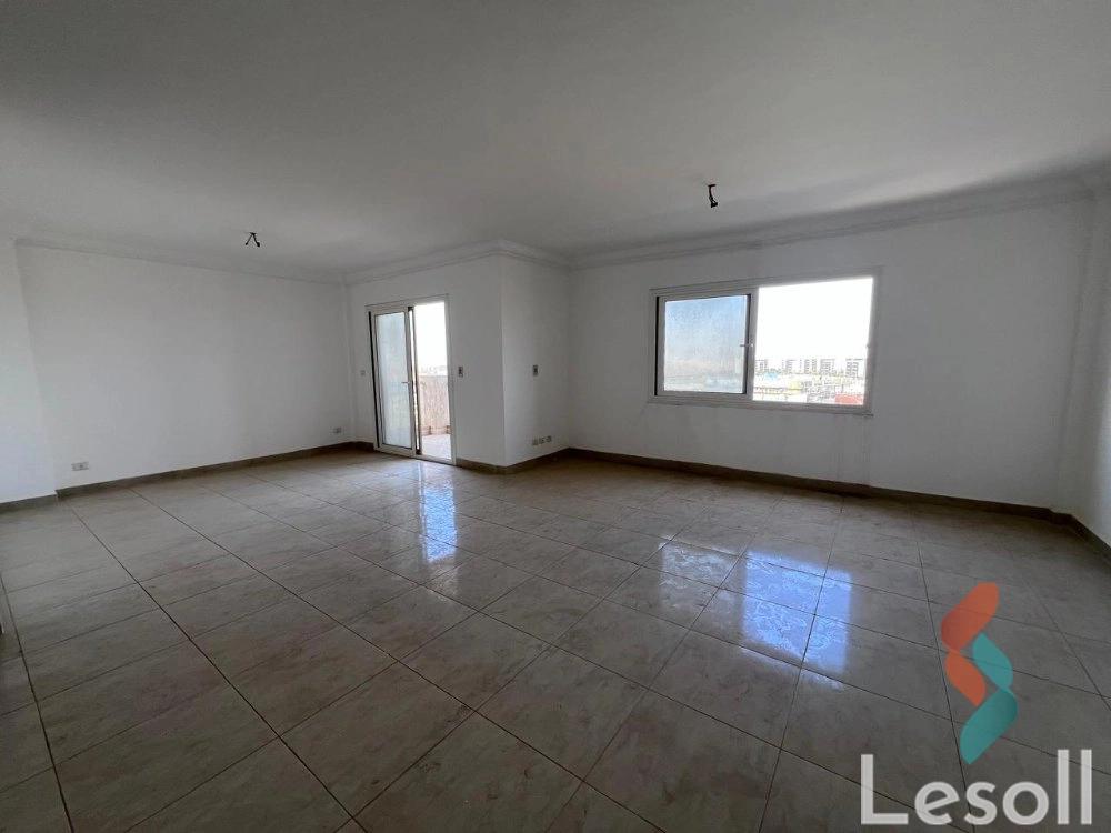 شقة للبيع بمساحة 200 متر و 3 غرف في  مدينتي القاهرة