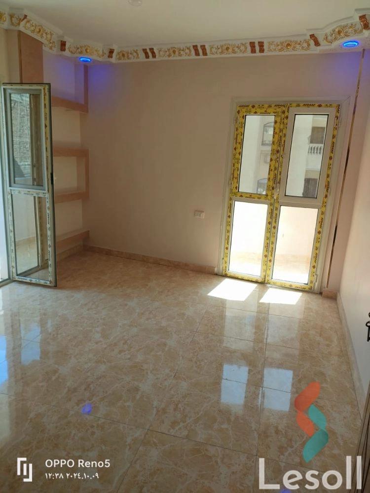 شقة للبيع بمساحة 125 متر و 3 غرف في  الهرم الجيزة