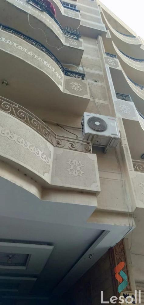 محل للبيع بمساحة 250 متر في الجيزة 