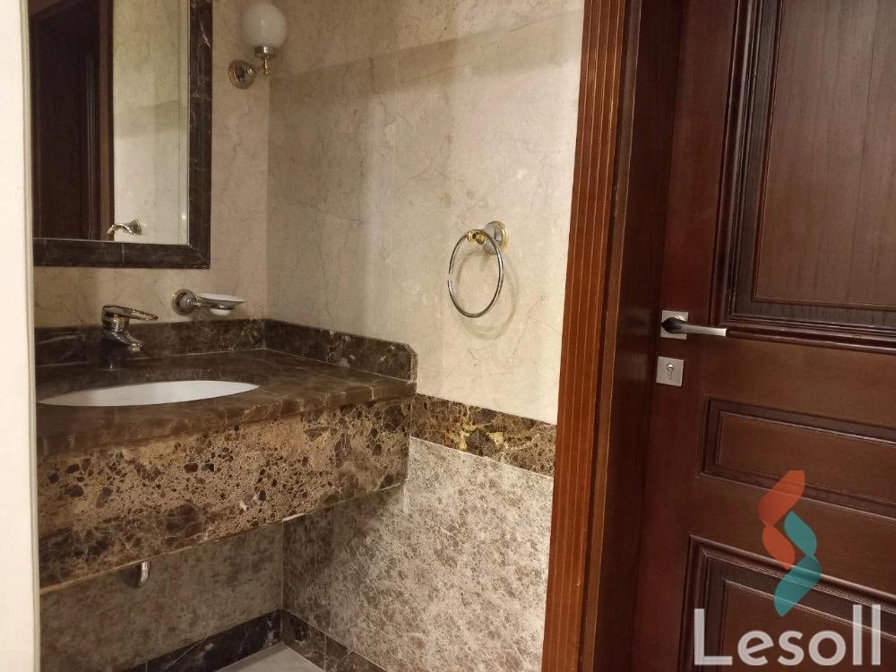 شقة للبيع بمساحة 380 متر و 4 غرف في  جليم الاسكندرية