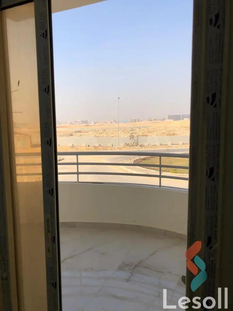 Apartment for monthly rent with an area 200 meters and 3 rooms in New Cairo Cairo  - Image 2