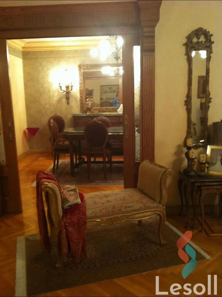 شقة للبيع بمساحة 260 متر و 6 غرف في  مصر الجديدة القاهرة - صورة 2