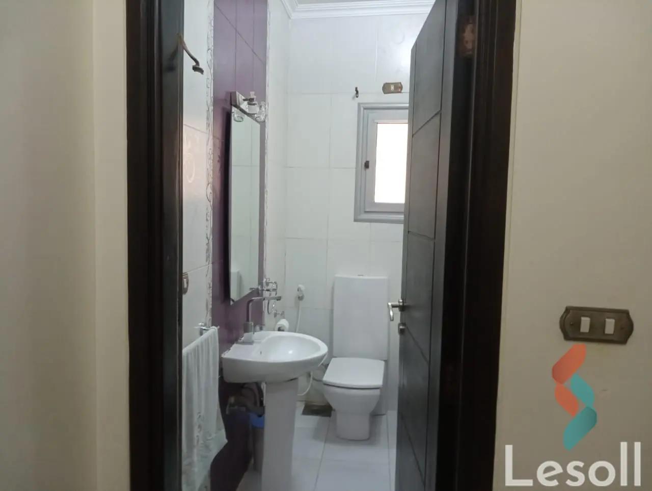 شقة للبيع بمساحة 200 متر و 3 غرف في  التجمع الخامس القاهرة - صورة 4