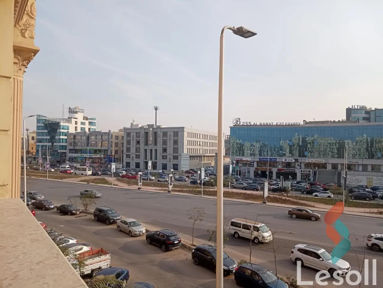 شقة للبيع بمساحة 200 متر و 3 غرف في  التجمع الخامس القاهرة